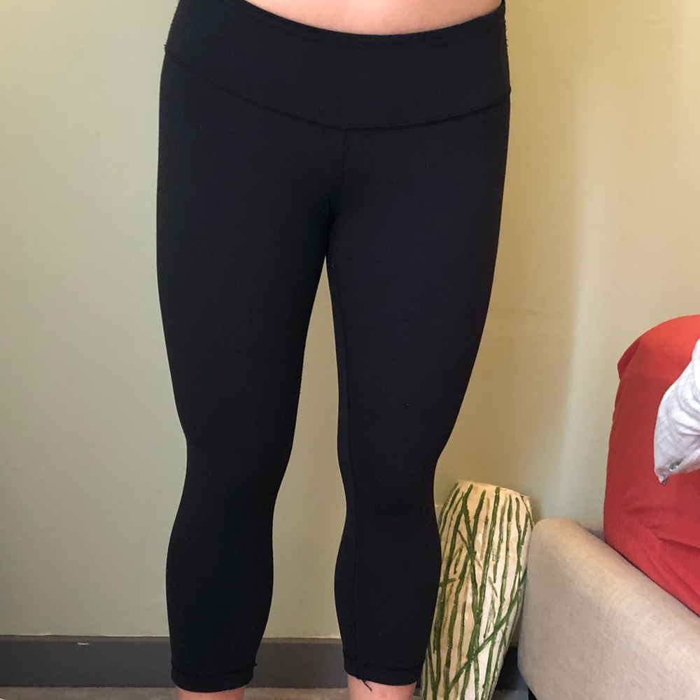 Lululemon black crop 23”